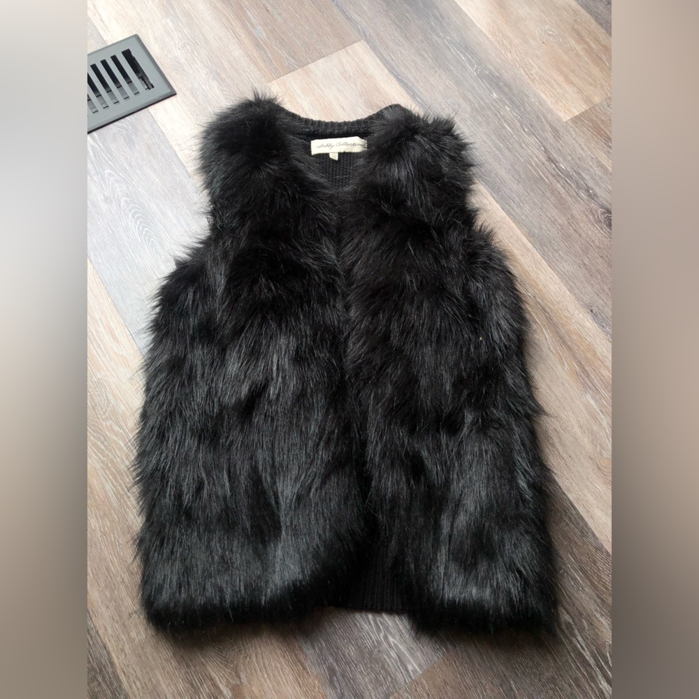 Y2K Women’s Black Faux Fur Vest Size Medium